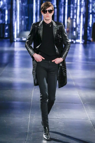 Look 24